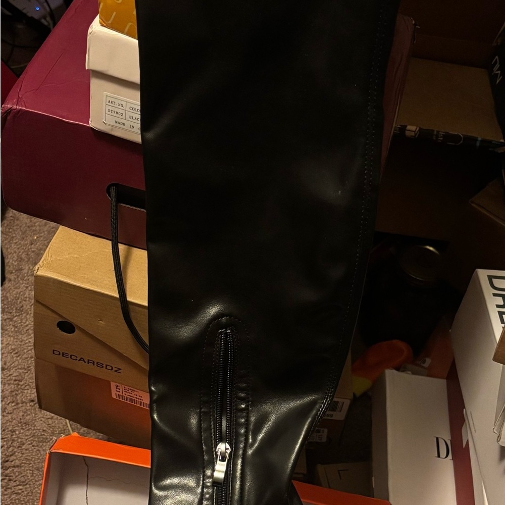 Sleek Black Over the Knee Boots with Glossy Finish
